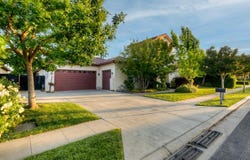 172 Omaha Avenue, Clovis, CA 93619