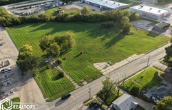 1300 S 2Nd Avenue E, Newton, IA 50208
