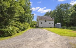 90 West St, Wendell, MA 01379