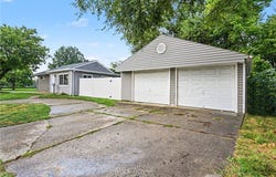 2151 S Smithville, Kettering, OH 45420