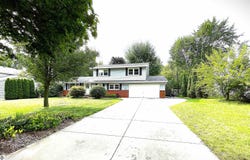3000 Canterbury, Midland, MI 48642