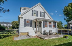 16 Chapel St, Wareham, MA 02571