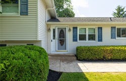 87 Tomahawk Trl, Rochester, NY 14467