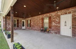 23752 MONARCH Point, Springfield, LA 70462