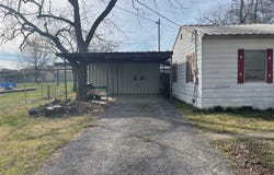 406 S Austin Street, Wolfe City, TX 75496