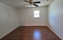 524 W Broadus Avenue, Fort Worth, TX 76115