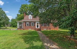 1900 9th St, Victoria, VA 23974