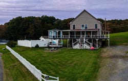 384 Pinoak Rd, LASHMEET, WV 24733