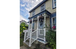 37 Eustis Avenue, Newport, RI 02840