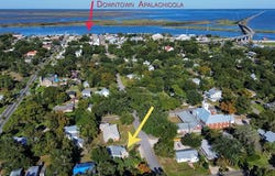 121 Ave D, Apalachicola, FL 32320