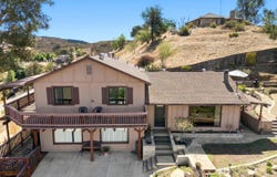 12886 Castle Court Drive, Lakeside, CA 92040
