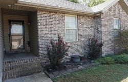 230 E Lapis Avenue, Republic, MO 65738