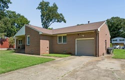 215 Woodbury Forrest Drive, Hampton, VA 23666