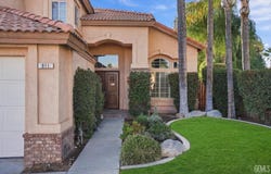 911 Crown Pointe Drive, Bakersfield, CA 93312