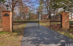 2916 N Bayview Lane, McHenry, IL 60051