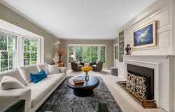 10 Oakridge Ave, IowaCity, IA 52246
