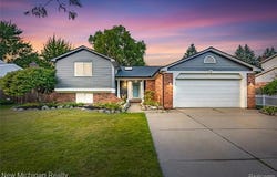 1653 Oakcrest Drive, Troy, MI 48083