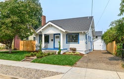 240 E CLARENDON St, Gladstone, OR 97027