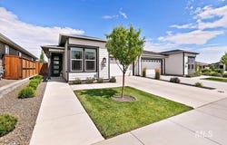 12136 S Glory Ln, Kuna, ID 83634