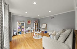 2042 Richton Drive, Wheaton, IL 60189