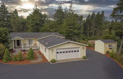 621 GLENBROOK Cir, Florence, OR 97439