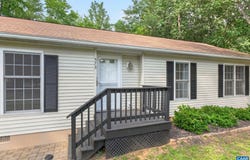 573 JEFFERSON DR, Palmyra, VA 22963