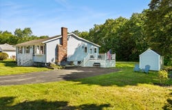 109 Lincoln Rd, Rockland, MA 02370