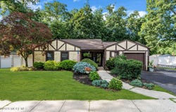 10 Concord Circle, Howell, NJ 07731