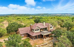 735 Gresham Lane, Jacksboro, TX 76458