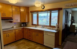 825 Frost Ave, Jackson, MN 56143