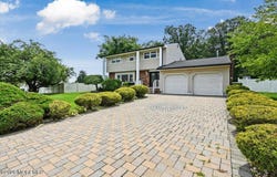 8 Dusko Drive, Parlin, NJ 08859