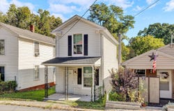 240 Roxbury St, Clifton Forge, VA 24422