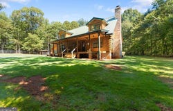 1120 Ridgewood Drive, Pendergrass, GA 30567