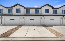 2207 S Tower Bridge DR, Washington, UT 84780
