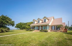 435 E Beach Drive, Ocean Springs, MS 39564