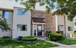 2 Woodbridge Towne Street, Southfield, MI 48075
