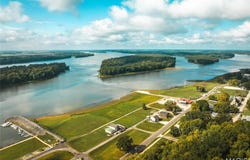 1 Tara Point Drive, Grafton, IL 62037