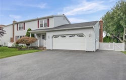 46 Olde Harbour, Rochester, NY 14612