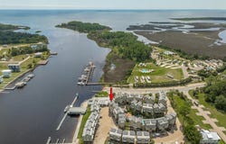 357 Pirates Landing Dr, Carrabelle, FL 32322