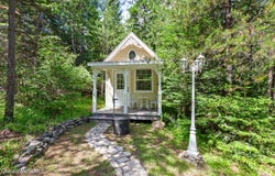 306 Pinewood Ln, Cocolalla, ID 83813