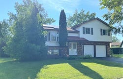 1955 Zeppelin Drive, Hanover Park, IL 60133