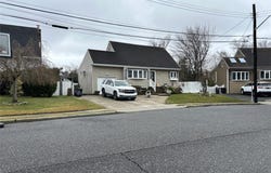 34 Karen Street, West Babylon, NY 11704