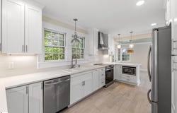 201 AUGUSTA Street, Easley, SC 29640-2102