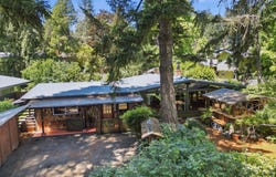 4630 W HILLSIDE Dr, Eugene, OR 97405