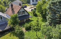 807 Maple Dr, White Oak, PA 15131