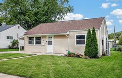 707 Randolph Street, Angola, IN 46703-1627