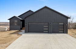 16 RIDGEVIEW CT, Burlington, ND 58722