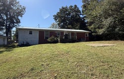 6090 Highway 190, McKenzie, TN 38201