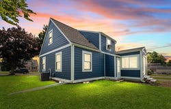1136 N 8th Ave, West Bend, WI 53090