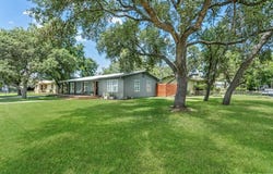 912 Apple, Fredericksburg, TX 78624
